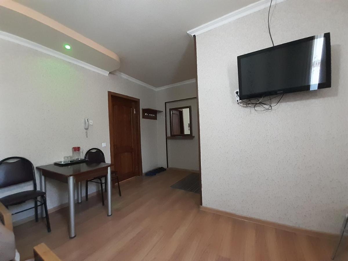 Hotel Selika Rustavi  Buitenkant foto