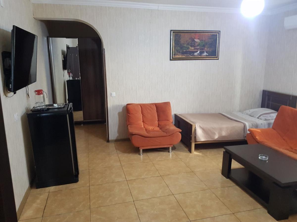 Hotel Selika Rustavi  Buitenkant foto