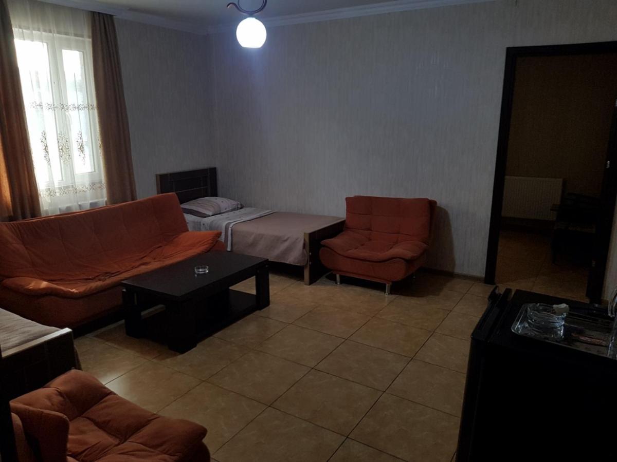 Hotel Selika Rustavi  Buitenkant foto