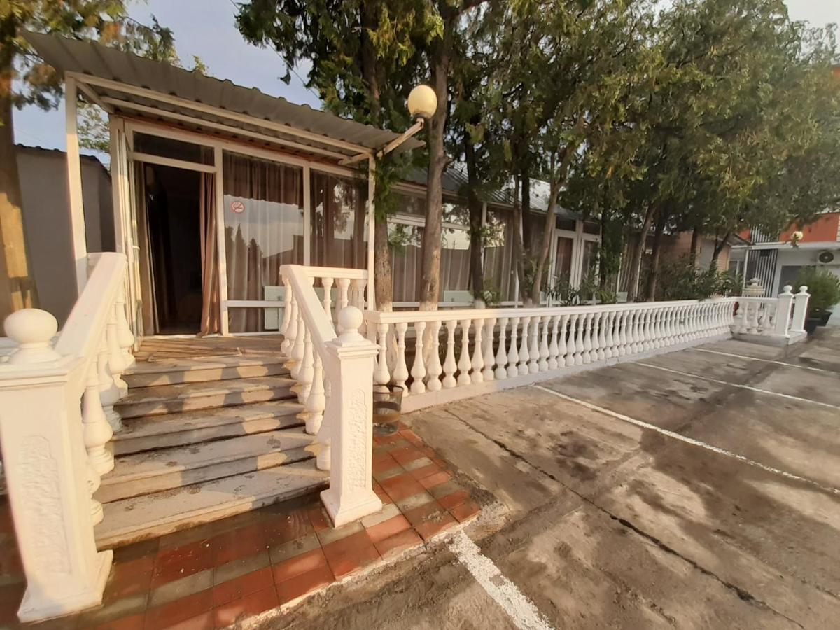 Hotel Selika Rustavi  Buitenkant foto