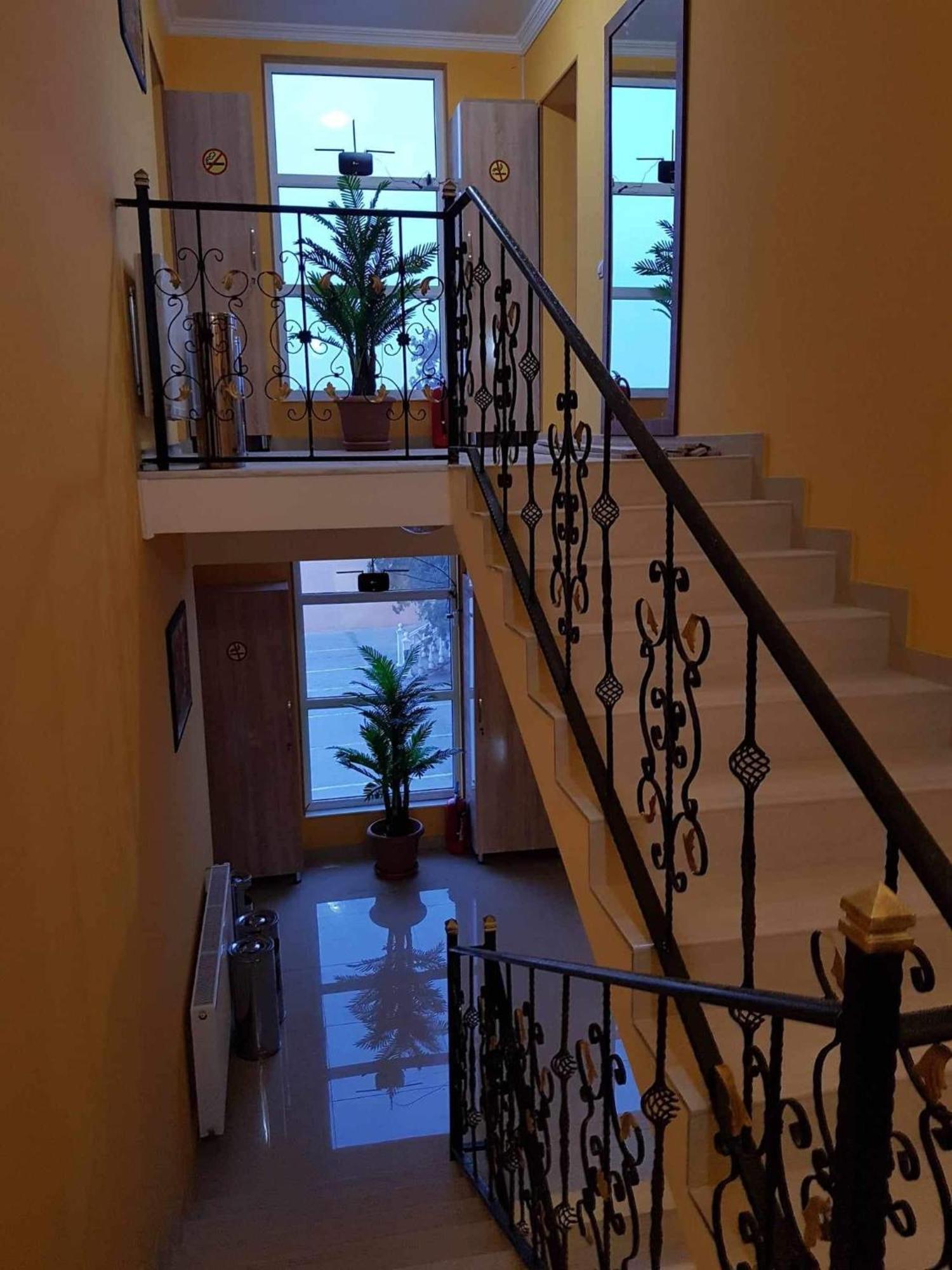 Hotel Selika Rustavi  Buitenkant foto