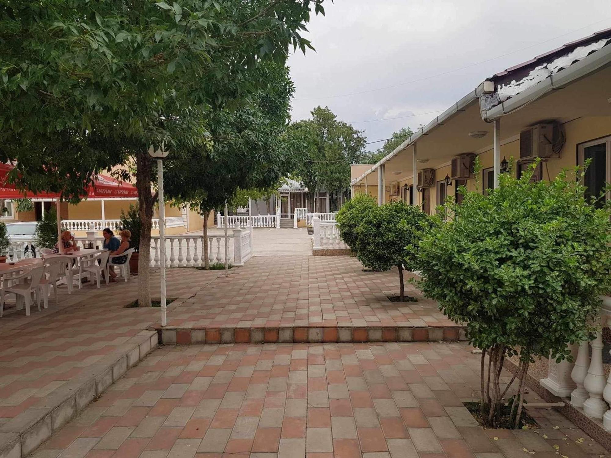 Hotel Selika Rustavi  Buitenkant foto